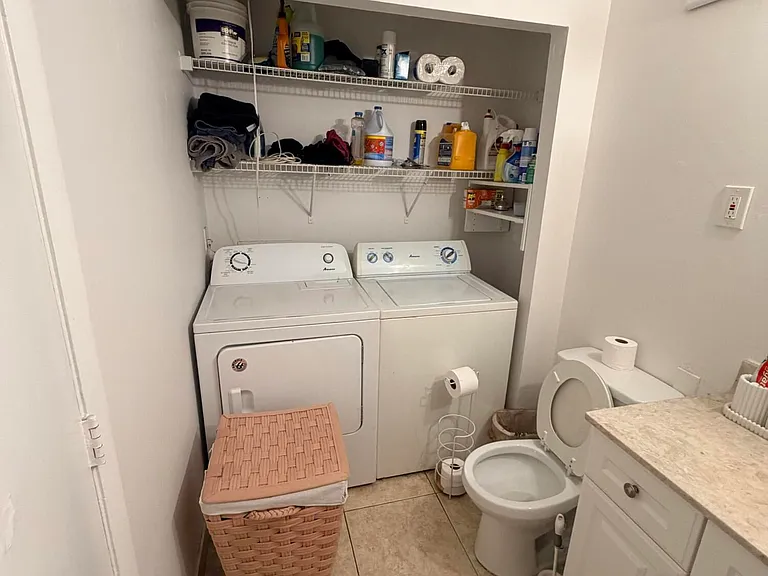 27 E Crossings Cir #H — Photo 14