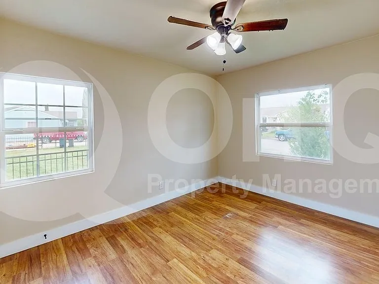 2640 Berryhill Dr — Photo 12
