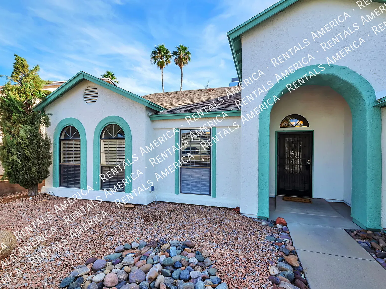 Large 4 bed, 2 bath NW home with upgrades! — Photo 3