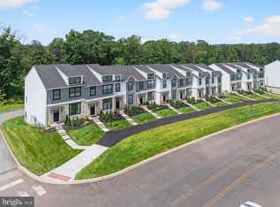 628 Oak Dr #1, Harleysville, PA 19438