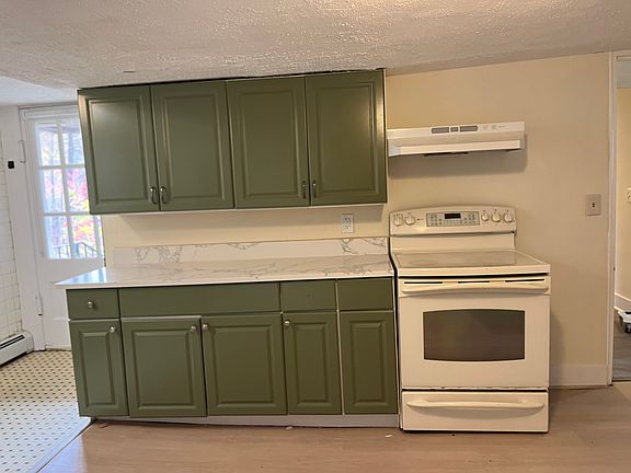 Updated kitchen with Quartz countertops