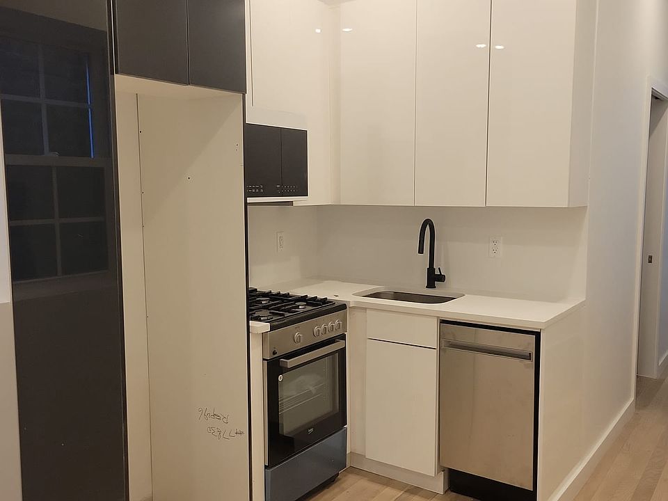 1st image of 79 Stuyvesant Ave #11E