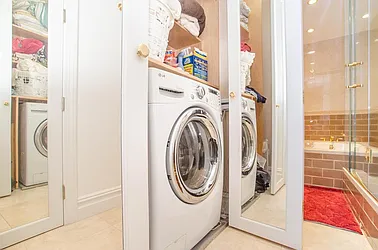 Rented by R New York