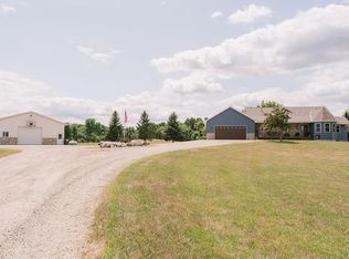 9199 50th St NW, Annandale, MN 55302
