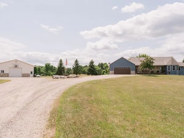 9199 50th St NW, Annandale, MN 55302