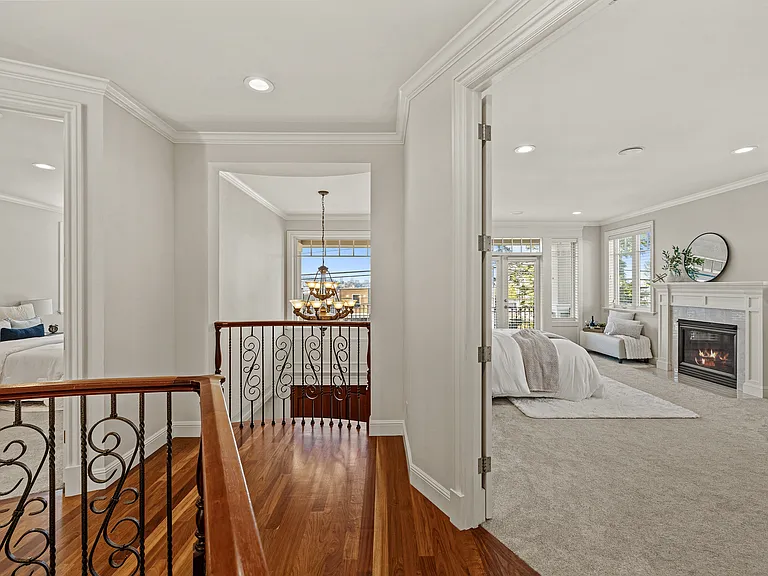 142 7th Ave — Photo 7