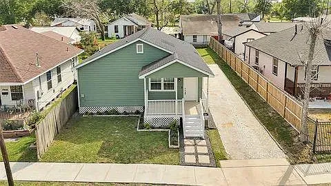 7926 Hudson St — Photo 1