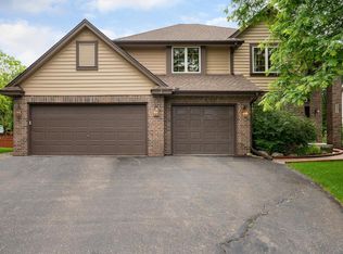 6251 Country Rd, Eden Prairie, MN 55346