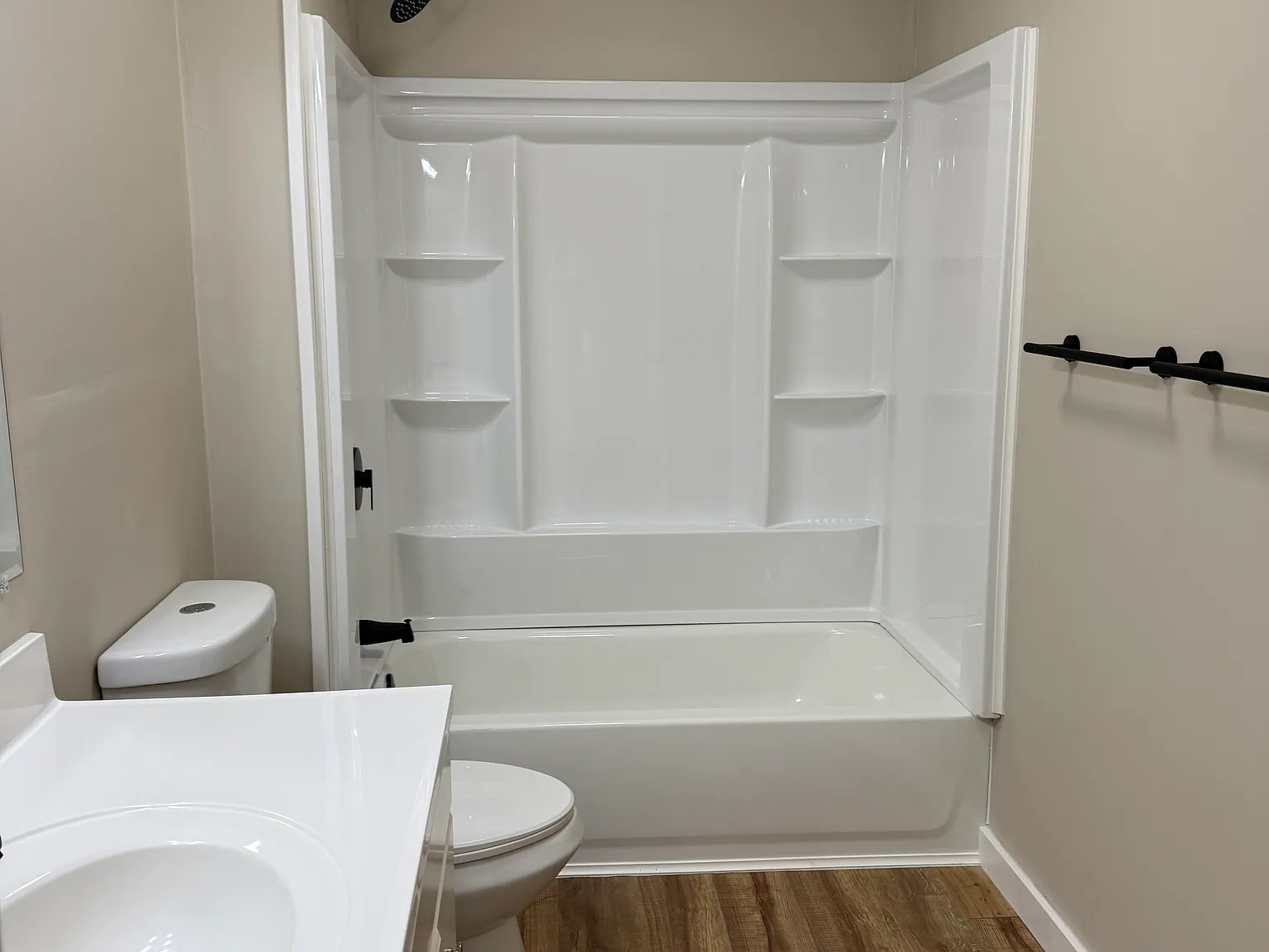 3 bed, 1.5 bath, 1580 sqft, $1,500 — Photo 4