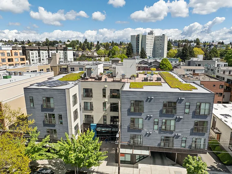 Helene Apartments — Photo 35