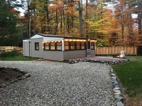 2 Modoc Dr, Heath, MA 01346