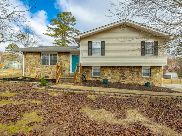 88 Hedgewood Dr, Chickamauga, GA 30707