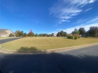 27 S Benchmark Ln #A, Fayetteville, AR 72704