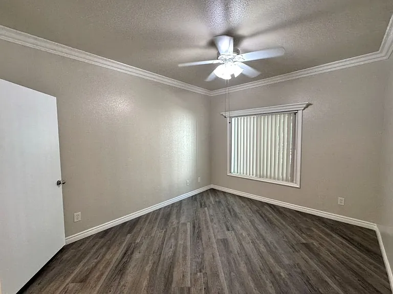 Alcantara Home Apts — Photo 66