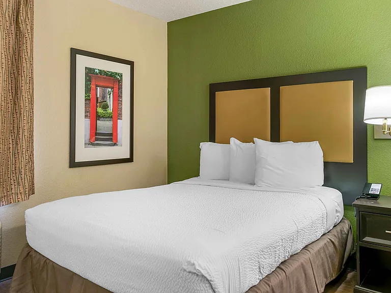 Studio Suite - 1 Queen Bed