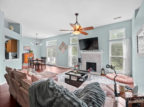 8525 Indian Summer Trl, Harrisburg, NC 28075