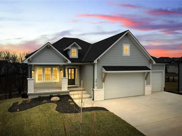 3014 NW Thoreau Pl, Lees Summit, MO 64081