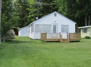 4783 Sylvan Grove Dr, Gladwin, MI 48624
