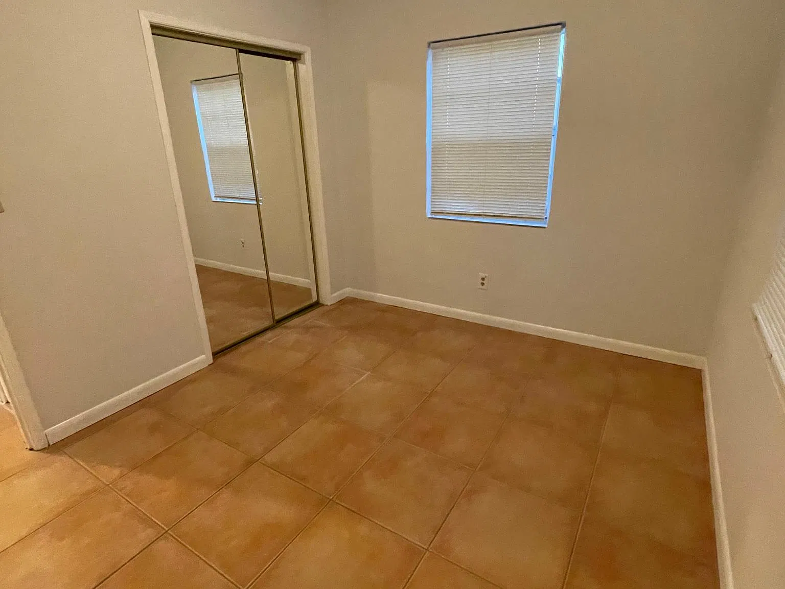 1126 NW 1st Ave — Photo 3