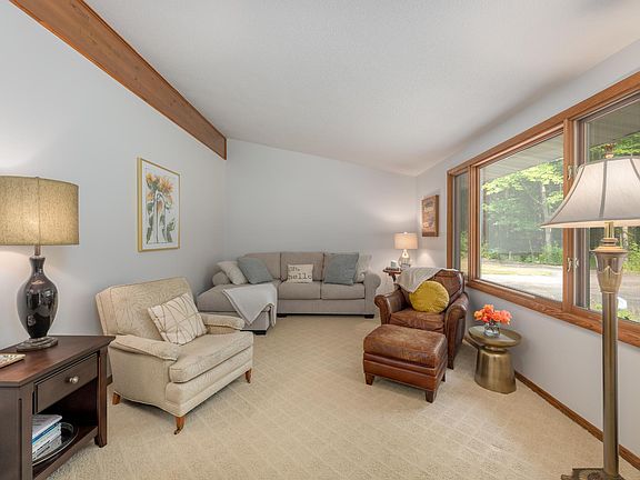 2nd image of 5179 Kerry Ln