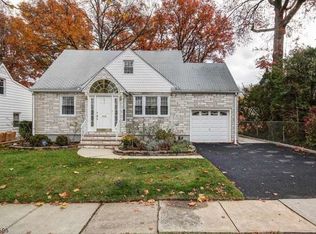 577 Trinity Pl, Roselle, NJ 07203