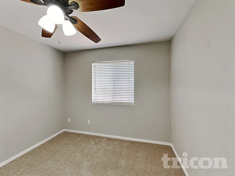 646 W Enid Ave — Photo 9
