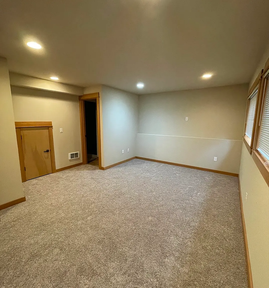 2 bed, 2.5 bath, 1160 sqft, $1,200 — Photo 2
