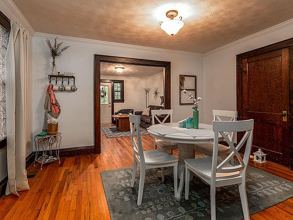 5th image of 2533 Woodrow Dr