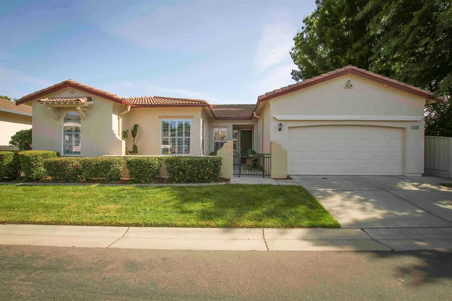 3262 Kestral Way photo 1