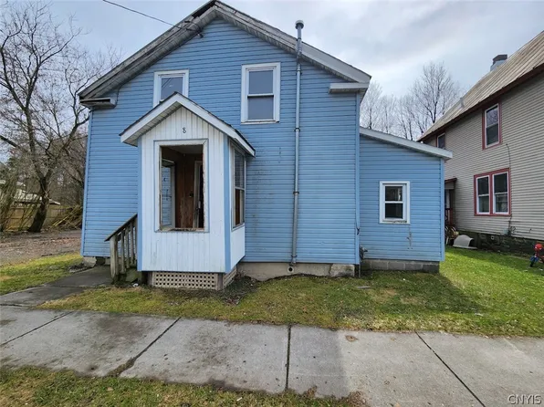 8 Center St, Mc Graw, NY 13101