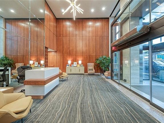3rd image of 320 Fort Duquesne Blvd APT 16B