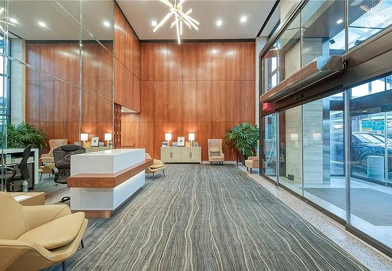 320 Fort Duquesne Blvd #16B — Photo 9