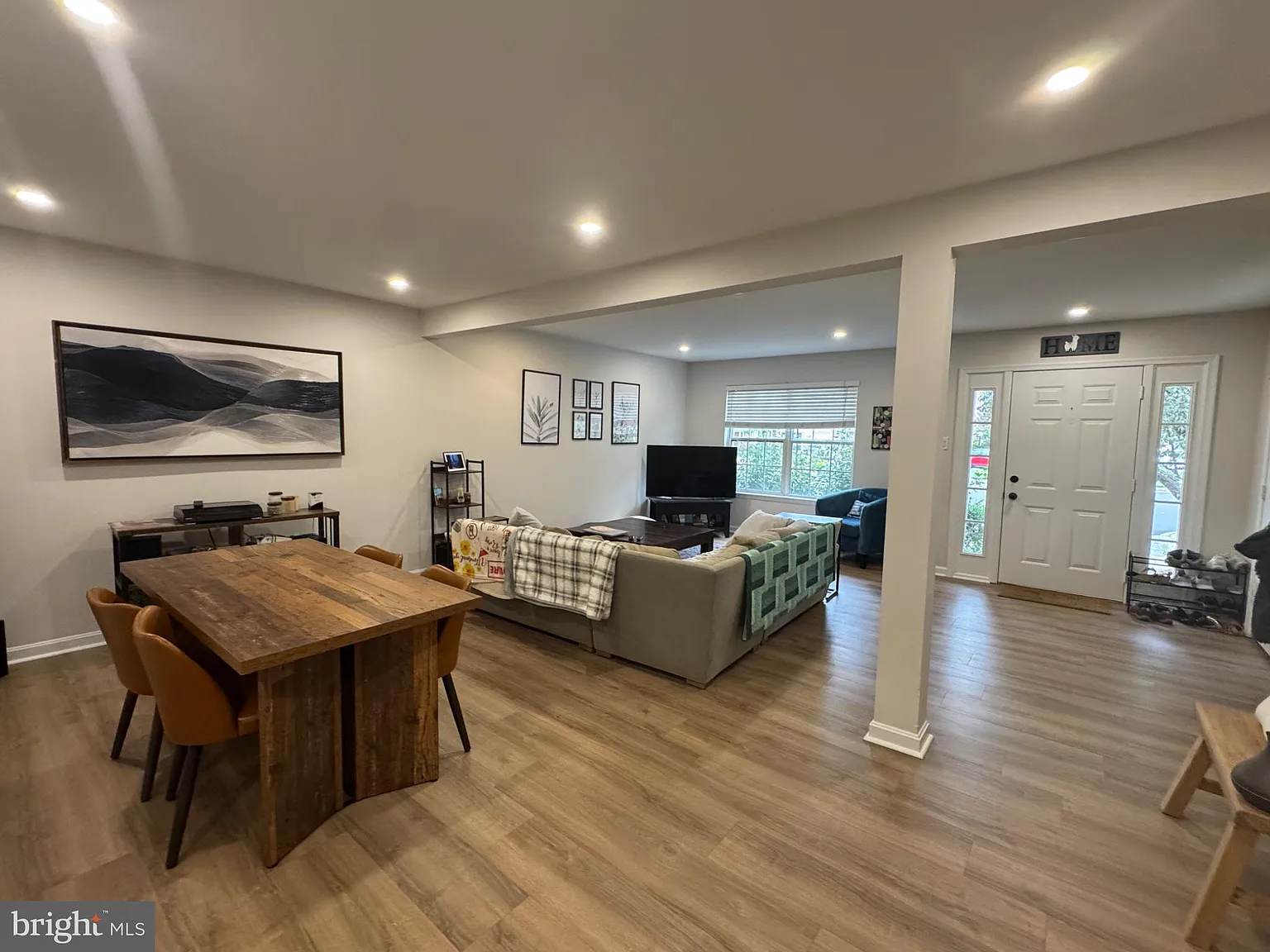 3 bed, 3.0 bath, 2232 sqft, $3,150 — Photo 4