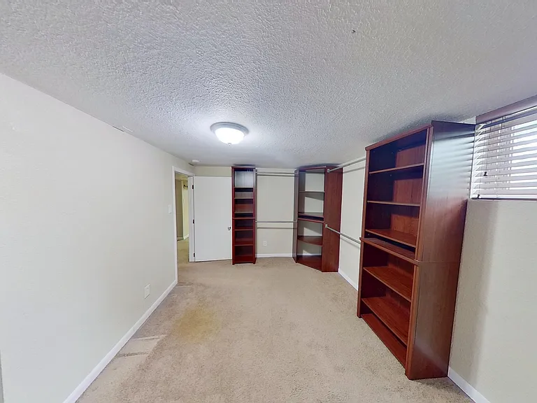 2230 Marshall St — Photo 25