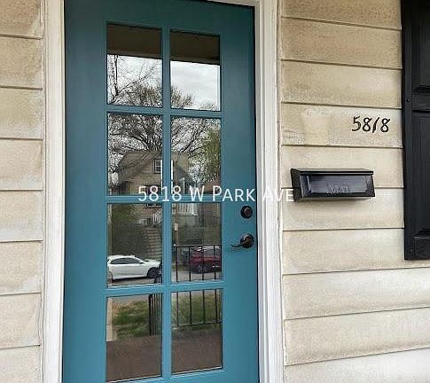3rd image of 5818 W Park Ave