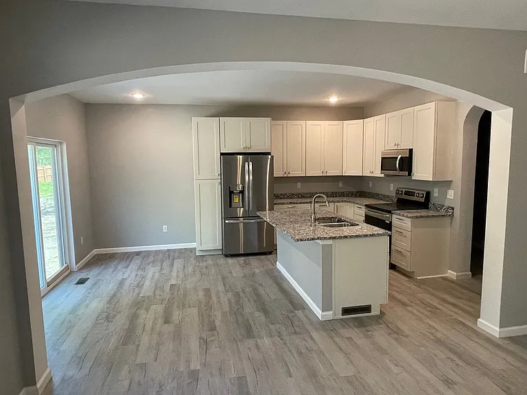 98 Timberhill Dr — Photo 6