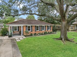 165 Colonial Club Dr, Harahan, LA 70123