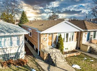 5951 S Rutherford Ave, Chicago, IL 60638