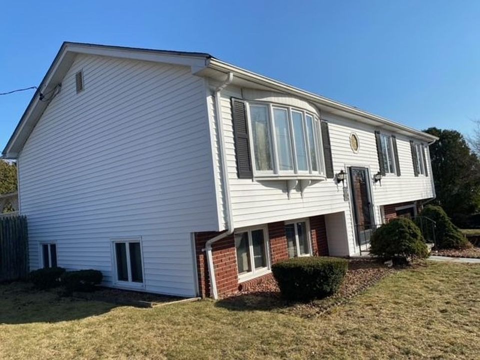 528 Regan Rd, Somerset, MA 02726 Zillow