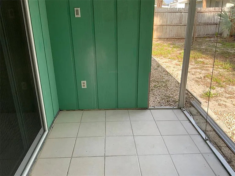 2118 Michele Dr — Photo 15