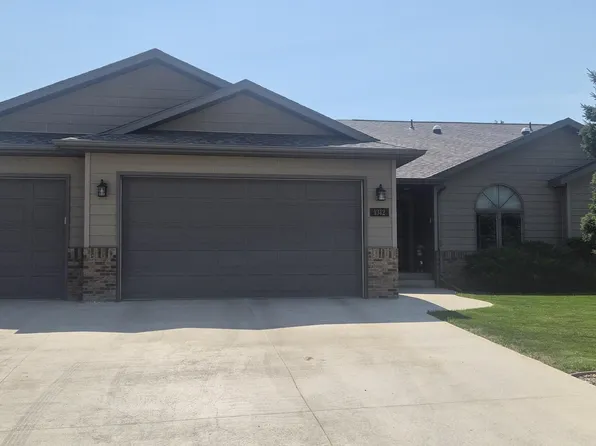 1312 6th St E, Dickinson, ND 58601