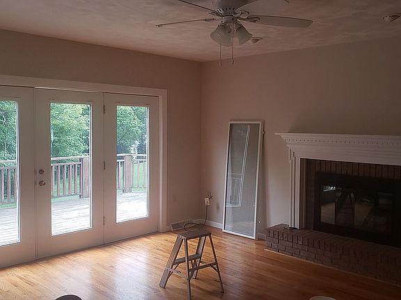 5th image of 200 Christine Dr
