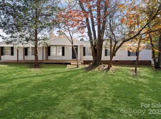 123 Swann Crossing Ln, Statesville, NC 28625