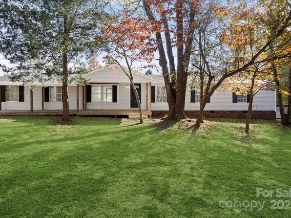 123 Swann Crossing Ln, Statesville, NC 28625