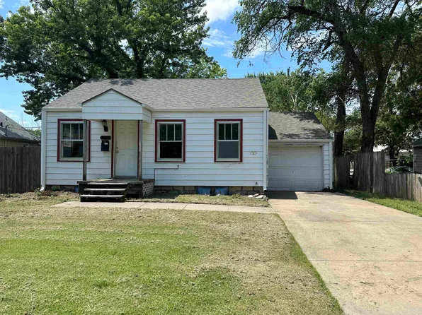 852 Hancock St, Salina, KS 67401