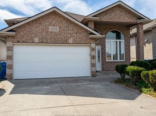 1533 Meridian St, Windsor, ON N9G3E5