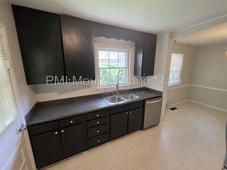 4 Erwin Dr — Photo 16