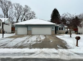 1766 Hagen Dr N, Maplewood, MN 55109