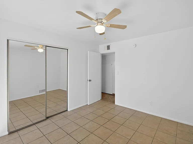 2272 E. Blacklidge Dr. — Photo 27