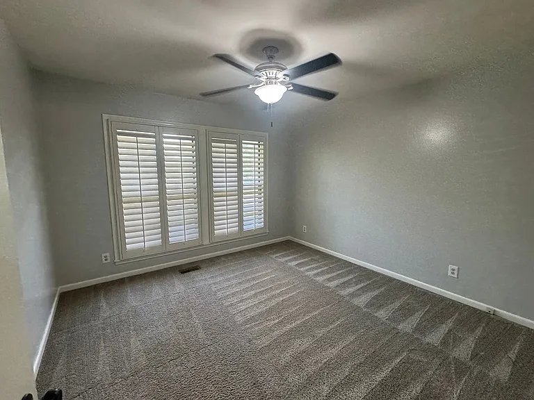 2349 Mount Carmel Dr — Photo 8